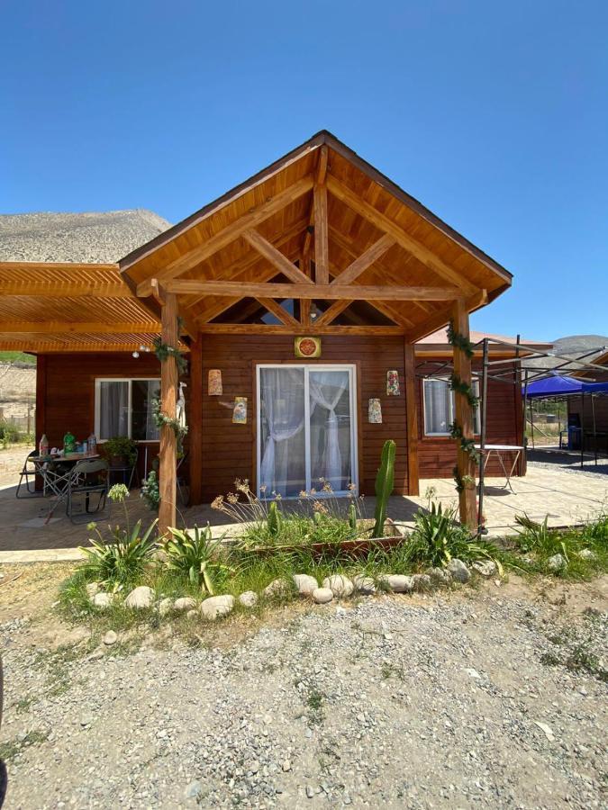 Cabanas Vicuna Cielo De Peralillo - Valle De Elqui エクステリア 写真
